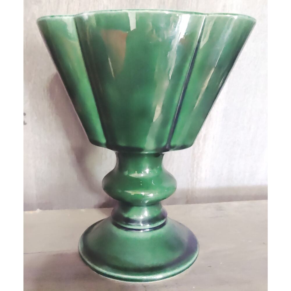 Hull USA F36 fan vase.